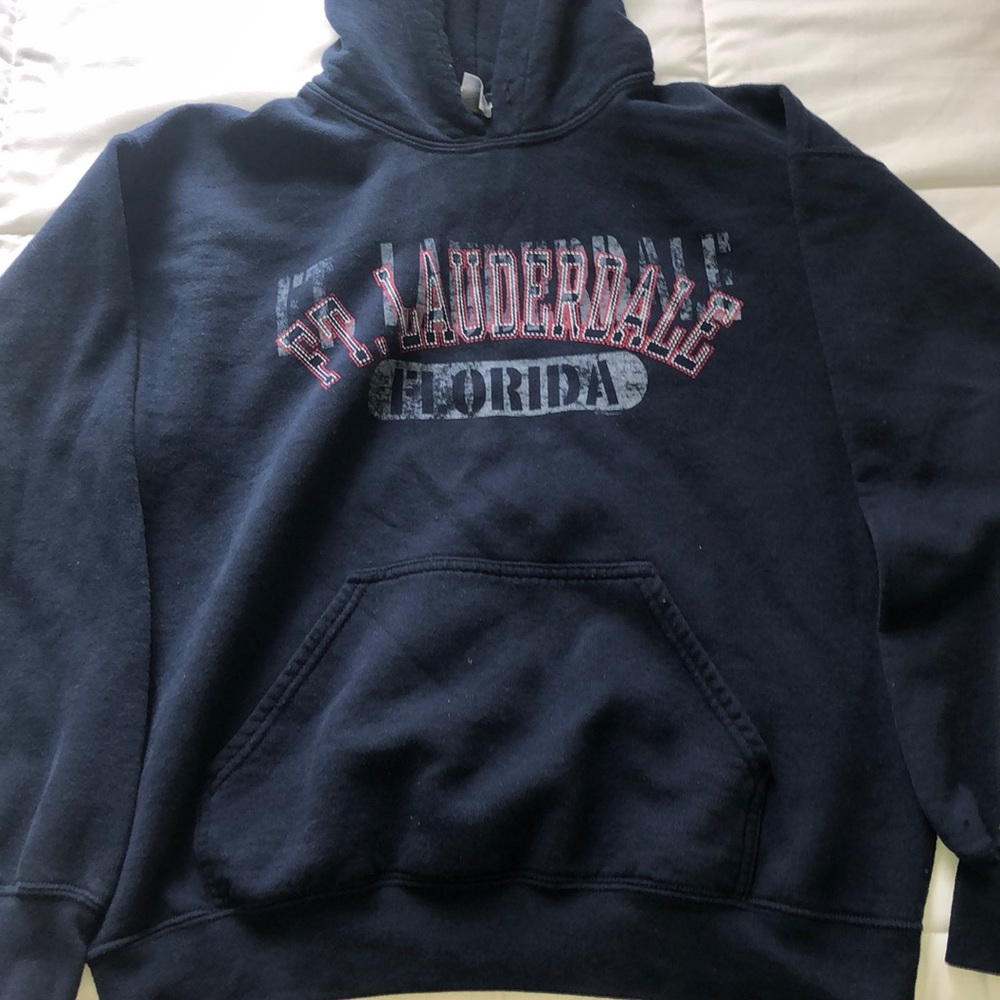 gildan hoodie